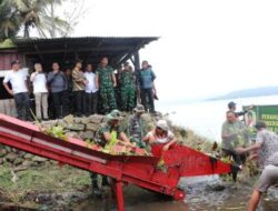 KSAD Minta Danau Toba Bersih Dari Sampah, Serahkan 3 Kapal Ponton