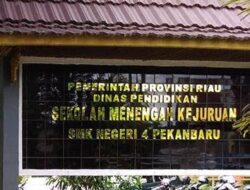 Kepala SMK Negeri 4 Pekanbaru ‘Jumawa’ Diperiksa KPK