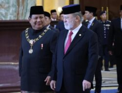 Prabowo Terima Tanda Kehormatan Tertinggi Dari Kerajaan Johor