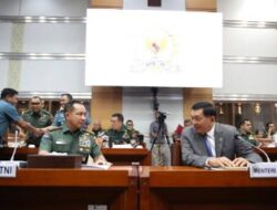 Menhan dan Panglima TNI Rapat Bersama Komisi I DPR RI Tentang Kesejahteraan Prajurit