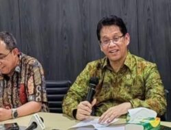 Purbaya: Pegawai Bea Cukai Nongkrong di Starbucks Terancam Dipecat