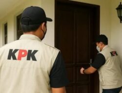 Penggeledah di Rumah Plt Gubernur Riau KPK Sita Dokumen dan Uang Dolar