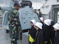 Pelajar Lihat Kapal Perang Kodaeral XIV Jadi Pengalaman Menyenangkan dan Edukatif