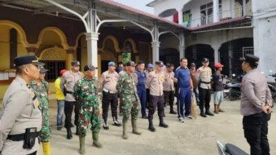 Kolaborasi Polsek Tempuling, TNI dan Pemerintah Berperan Menjaga Lingkungan Bersih