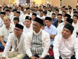 Mentan dan Wakil Bupati Wajo  Tarwih Bersama di AAS Building