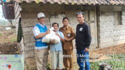 PLN Musi Rawas Bagikan Sembako Terhadap Warga Wonosari, Lansia Jadi Prioritas