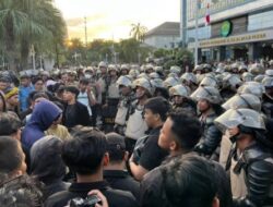 Stop Politik Dinasti dan Korupsi! Masyarakat Demo Gubernur Kaltim
