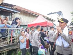 Kapolda Sumsel Terima Empati Warga Korban Kebakaran di Musi Rawas, Sederhana Tapi Tulus