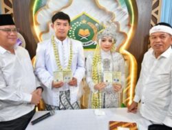 KUA Baleendah Menikahkan Pasangan Istimewa, KDM Jadi Saksi