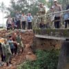Program TNI Bersama Pemda Lamsel Bangun Jembatan Lebih Layak