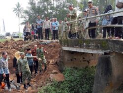 Program TNI Bersama Pemda Lamsel Bangun Jembatan Lebih Layak