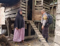 Bhabinkamtibmas Desa Keritang Sambangi Peternak Kambing, Dukung Program Asta Cita Ketahanan Pangan Nasional