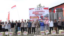 Ekspedisi  Merah Putih Presisi Polda  Riau Tanam 810 Mangrove, Salurkan Bantuan pada Masyarakat Pesisir Sinaboy