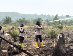 Jelang Hari Jadi ke-78, Polwan Polda Riau Turun dalam Penanganan Karhutla