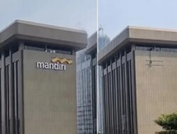 Imbas Rekening Nasabah Dibelokir Logo Gedung Bank Mandiri Jakpus Raib