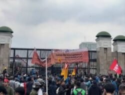 Komitmen Anggota DPR Naik Mobil Komando, Janji Mundur Jika Bohong