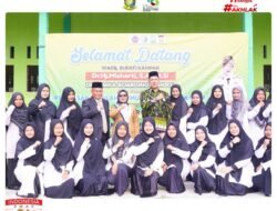 Wabup Kampar Misharti Lepas Rombongan SD Muhammadiyah Kampa ke International Co-Curricular Carnival 2026 di Malaysia