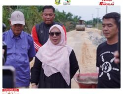 Pemkab Kampar Tinggikan Jalan Segmen Sungai Pagar – Rantau Kasih Gunakan Dana DBH Sawit.