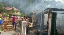 Satu Unit Rumah di Sawah Kareh Palupuh terbakar,  kapolsek Bantu Jinak kan Si Jago Merah