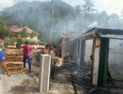 Satu Unit Rumah di Sawah Kareh Palupuh terbakar,  kapolsek Bantu Jinak kan Si Jago Merah