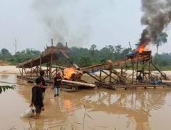 Polsek Kuantan Mudik Tertibkan Dua Rakit PETI di Desa Setiang