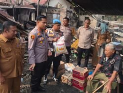 Polisi Beri Bantuan untuk Korban Kebakaran Rumah di Bagan Sinembah Rohil