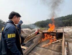 Tindak Lanjut Informasi Masyarakat, Polsek Singingi Tertibkan Dua Rakit PETI di Sungai Bawang