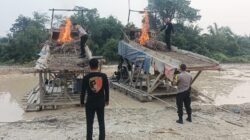 Polsek Kuantan Mudik Tertibkan 7 Rakit PETI di Desa Setiang