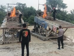 Polsek Kuantan Mudik Tertibkan 7 Rakit PETI di Desa Setiang