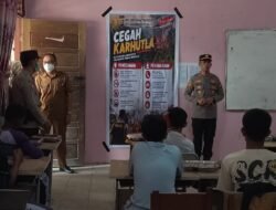 Polsek Rantau Kopar Sosialisasikan Pencegahan Karhutla dan Bagikan Masker di SMA Negeri 01 Rantau Kopar