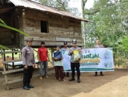 Polres Kuansing Salurkan Bantuan Sembako kepada Warga melalui Jumat Berkah