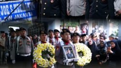 Wadankorbrimob Polri Pimpin Upacara Penghormatan Terakhir untuk Irjen Pol. (Purn.) Kamil Razak
