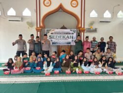 Polsek Kubu Polres Rokan Hilir Bagikan Santunan ke 46 Anak Yatim, Lanjut Tanam Pohon di halaman Masjid