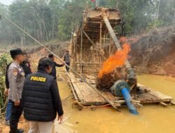 Polres Kuansing Tertibkan PETI, Enam Rakit Dimusnahkan dari Dua Lokasi