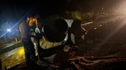 Pantang Menyerah hingga Malam, Satgas TMMD ke-130 Kodim 0314/Inhil Kebut Semenisasi Jalan di Kuala Lemang