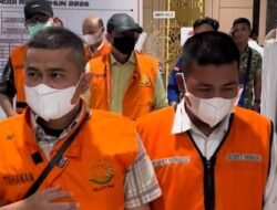 Kasus Korupsi Dana PI di Riau, Komisaris Utama SPRH Pingsan Ketika Ditahan
